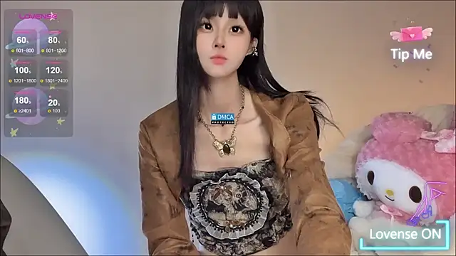 Snapshot of O0_0Q chatting on 12/02/24, 01:24 O0 0Q online show from 12/02/24, 01:24