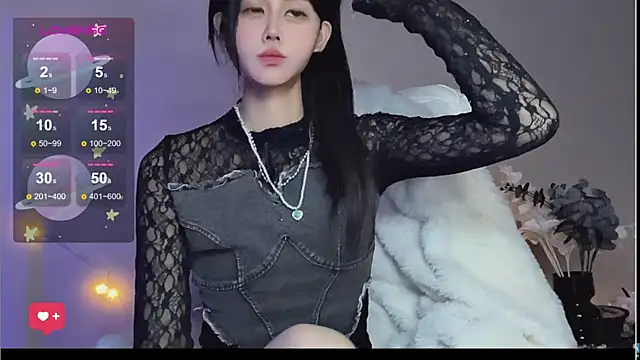 Snapshot of O0_0Q chatting on 12/29/24, 04:08 O0 0Q online show from 12/29/24, 04:08