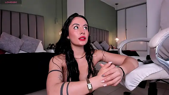 Snapshot of Samaanthaa_ chatting on 02/10/25, 06:13 Samaanthaa online show from 02/10/25, 06:13