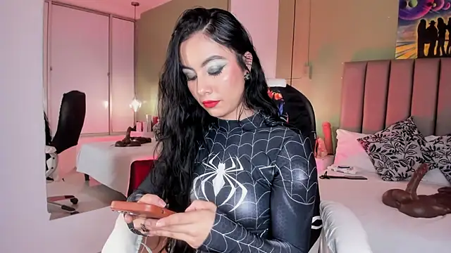 Snapshot of Samaanthaa_ chatting on 10/03/25, 11:13 Samaanthaa online show from 10/03/25, 11:13