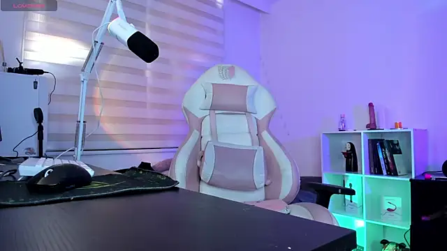 Gaby Miller22 online show from 09/25/25, 04:11