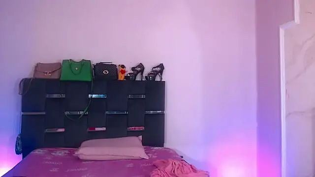 sexy-luna-star-ts online show from 10/31/25, 06:58