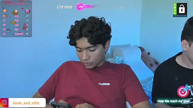 Snapshot of _Ottis_ chatting on 01/12/25, 12:28 Ottis online show from 01/12/25, 12:28