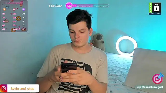 Snapshot of _Ottis_ chatting on 01/16/25, 10:12 Ottis online show from 01/16/25, 10:12