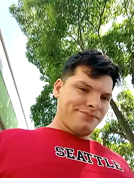 Snapshot of _Ottis_ chatting on 02/13/25, 06:48 Ottis online show from 02/13/25, 06:48