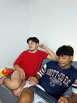 Snapshot of _Ottis_ chatting on 10/24/25, 12:08 Ottis online show from 10/24/25, 12:08