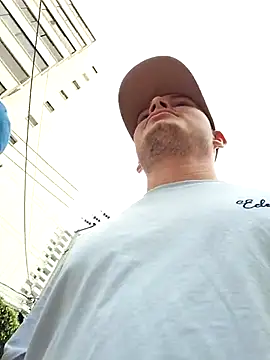 Snapshot of _Ottis_ chatting on 11/13/25, 03:55 Ottis online show from 11/13/25, 03:55