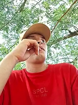 Snapshot of _Ottis_ chatting on 11/15/25, 06:37 Ottis online show from 11/15/25, 06:37