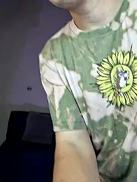 Snapshot of _Ottis_ chatting on 11/26/25, 11:06 Ottis online show from 11/26/25, 11:06