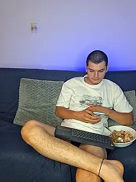 Snapshot of _Ottis_ chatting on 11/29/25, 12:57 Ottis online show from 11/29/25, 12:57