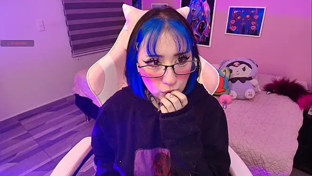 Miwa violet online show from 04/20/26, 10:33