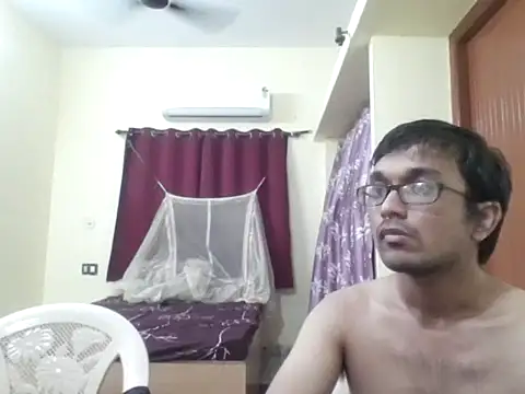 Snapshot of THE_NAKED_BOY chatting on 11/13/25, 04:06 THE NAKED BOY online show from 11/13/25, 04:06