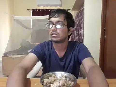 Snapshot of THE_NAKED_BOY chatting on 11/15/25, 06:11 THE NAKED BOY online show from 11/15/25, 06:11