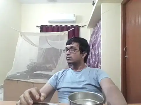 Snapshot of THE_NAKED_BOY chatting on 02/04/26, 12:44 THE NAKED BOY online show from 02/04/26, 12:44