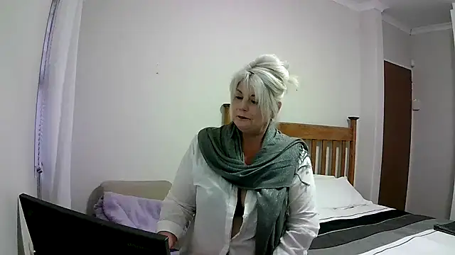 Miahotmilf online show from 12/14/24, 06:09