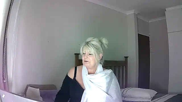 Miahotmilf online show from 12/29/24, 09:09