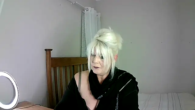 Miahotmilf online show from 02/28/25, 07:35