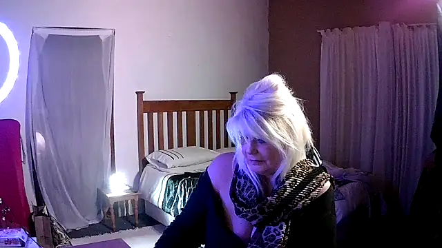 Miahotmilf online show from 01/12/26, 08:03