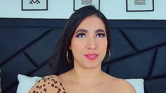 Snapshot of SophieCarther chatting on 02/10/25, 12:29 SophieCarther online show from 02/10/25, 12:29