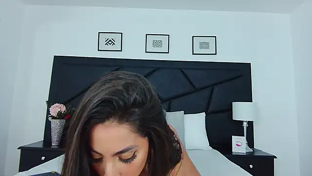 Snapshot of SophieCarther chatting on 02/19/25, 12:44 SophieCarther online show from 02/19/25, 12:44
