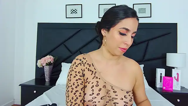 Snapshot of SophieCarther chatting on 03/04/25, 03:59 SophieCarther online show from 03/04/25, 03:59