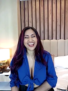 MonicaMoret online show from 03/10/25, 03:20