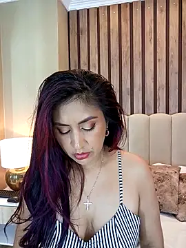 MonicaMoret online show from 03/17/25, 12:57