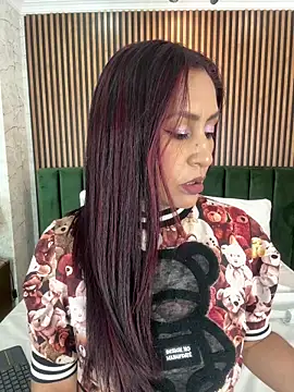 MonicaMoret online show from 04/21/26, 12:33