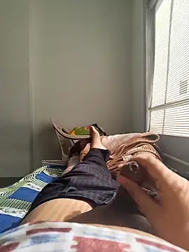 Snapshot of 143n143143 chatting on 12/18/25, 07:47 143n143143 online show from 12/18/25, 07:47