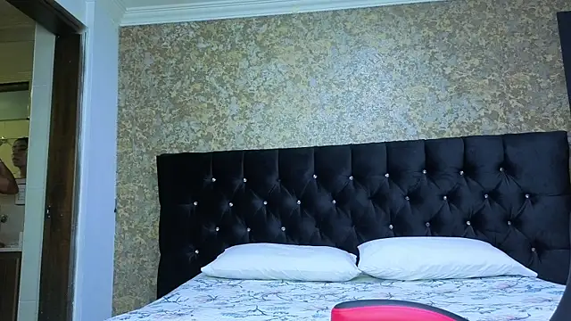 stella xue online show from 11/04/25, 10:42