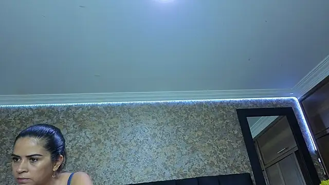 stella xue online show from 11/19/25, 08:42