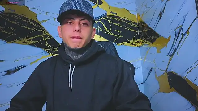 Kevin22 222 online show from 10/25/25, 04:09