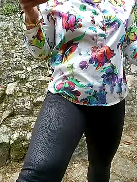 Snapshot of Fulopp15 chatting on 12/15/24, 01:22 Fulopp15 online show from 12/15/24, 01:22