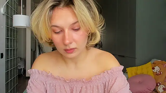 Lilith lutherlow online show from 02/01/26, 11:09