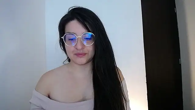 Snapshot of moritalatina chatting on 03/14/25, 12:43 moritalatina online show from 03/14/25, 12:43