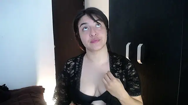 Snapshot of moritalatina chatting on 03/17/25, 11:32 moritalatina online show from 03/17/25, 11:32