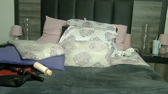 BigButt-MomJ75 online show from 02/08/26, 11:35