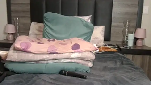 BigButt-MomJ75 online show from 04/21/26, 02:51