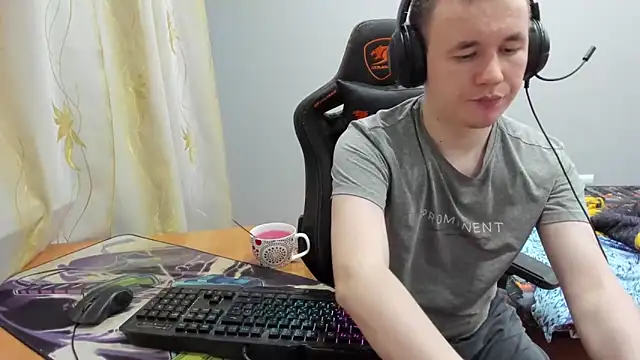 iliaskrislove online show from 10/15/25, 04:07