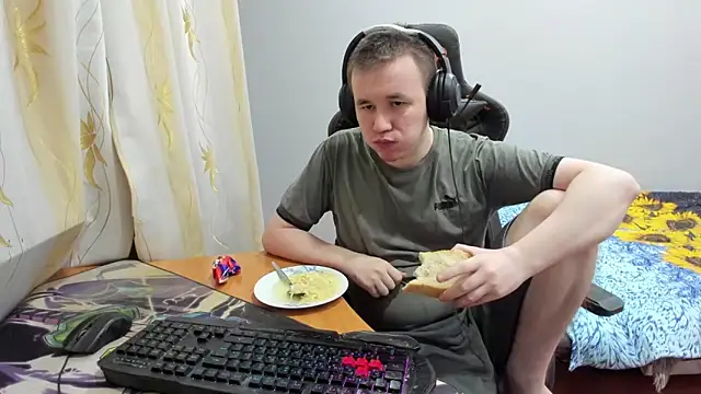 iliaskrislove online show from 10/24/25, 04:14