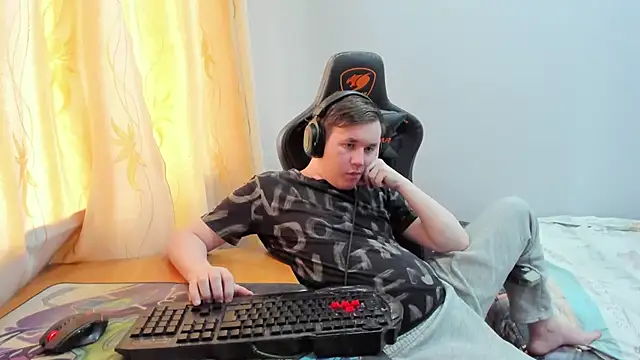 iliaskrislove online show from 06/14/26, 02:30