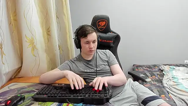 iliaskrislove online show from 06/24/26, 07:35