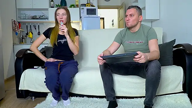 littlesweettifany online show from 12/05/25, 11:41