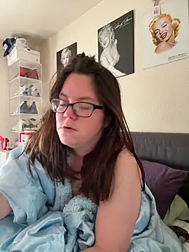 FreakNastyLacie online show from 04/27/26, 12:25