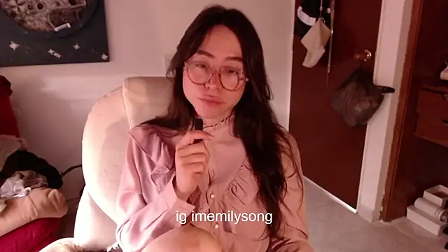 emily pearl  online show from 12/14/25, 08:35