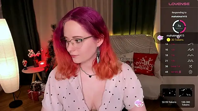Snapshot of Aemilia_ chatting on 12/14/24, 12:33 Aemilia online show from 12/14/24, 12:33