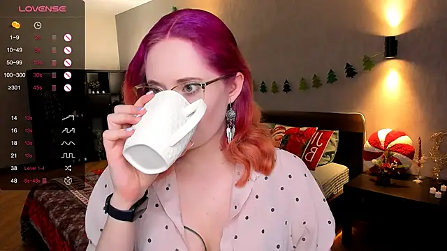 Snapshot of Aemilia_ chatting on 01/07/25, 05:54 Aemilia online show from 01/07/25, 05:54