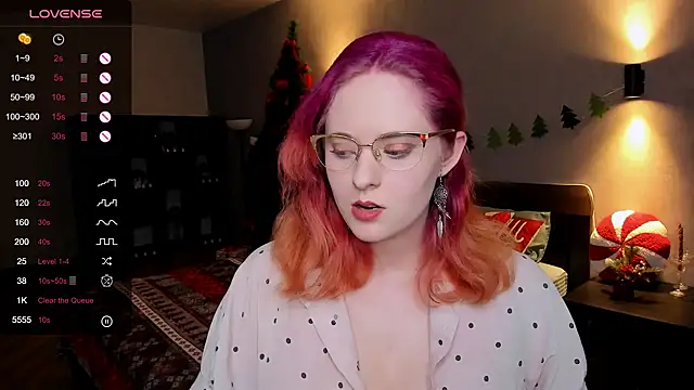Snapshot of Aemilia_ chatting on 01/08/25, 12:15 Aemilia online show from 01/08/25, 12:15