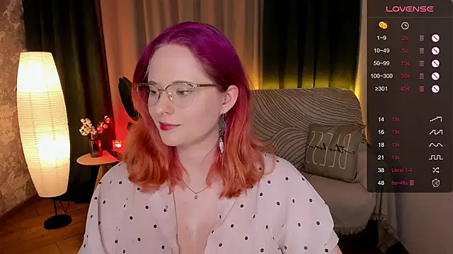 Snapshot of Aemilia_ chatting on 01/13/25, 10:14 Aemilia online show from 01/13/25, 10:14