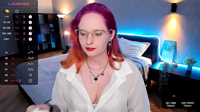 Snapshot of Aemilia_ chatting on 01/14/25, 12:14 Aemilia online show from 01/14/25, 12:14